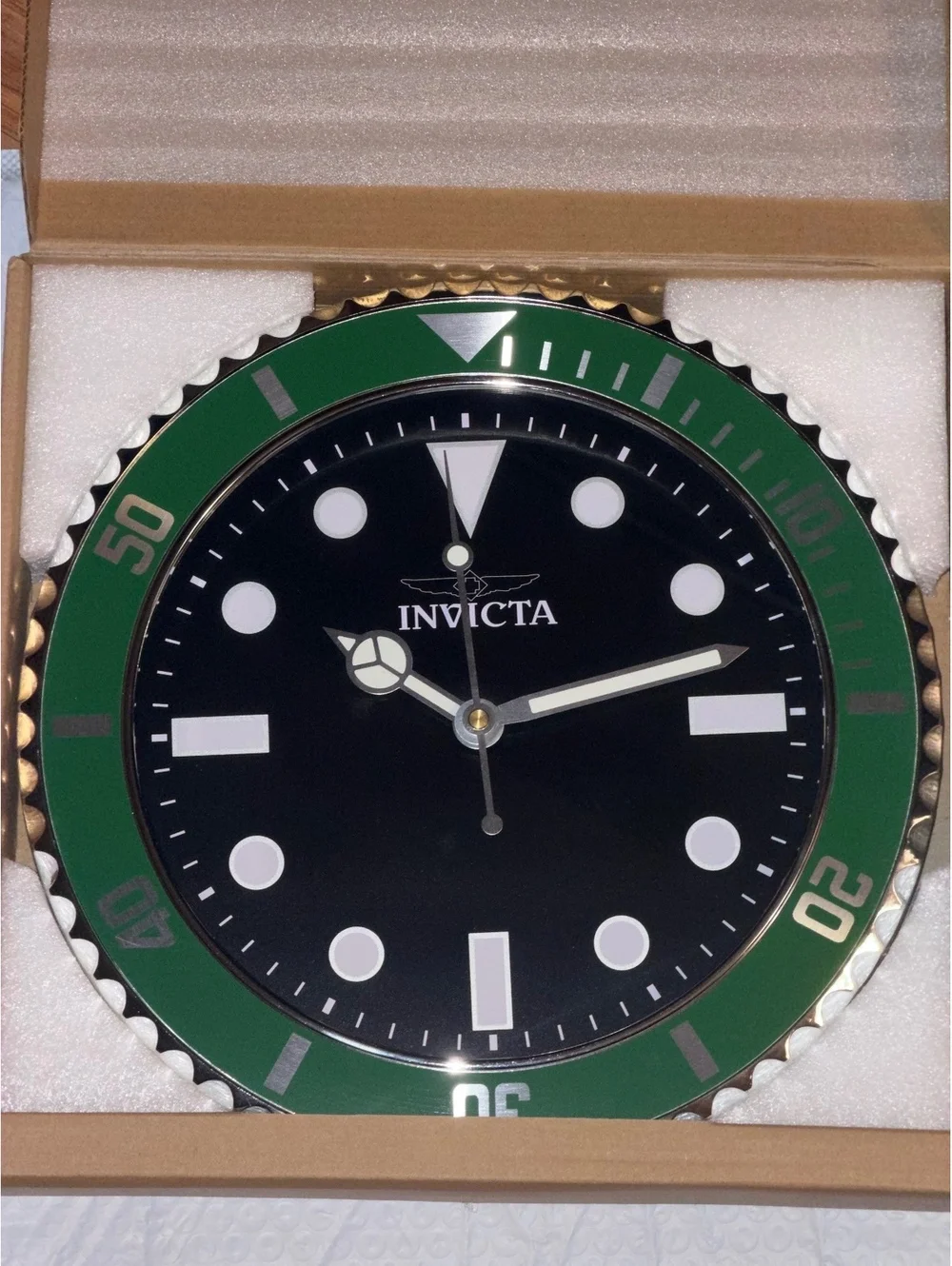 $129 INVICTA PRO DIVER BLACK FACE WITH GREEN TRIM 12” WALL